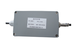 BSQ-1单路称重变送器是将传感器输出的信号进行精密放大，通过线路内部进行稳压、恒流供桥、电压电流转换、阻抗适配、线性补偿、温度补偿等功能